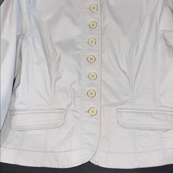 White House Black Market Crisp White Button-Front Jacket - Picture 5 of 8